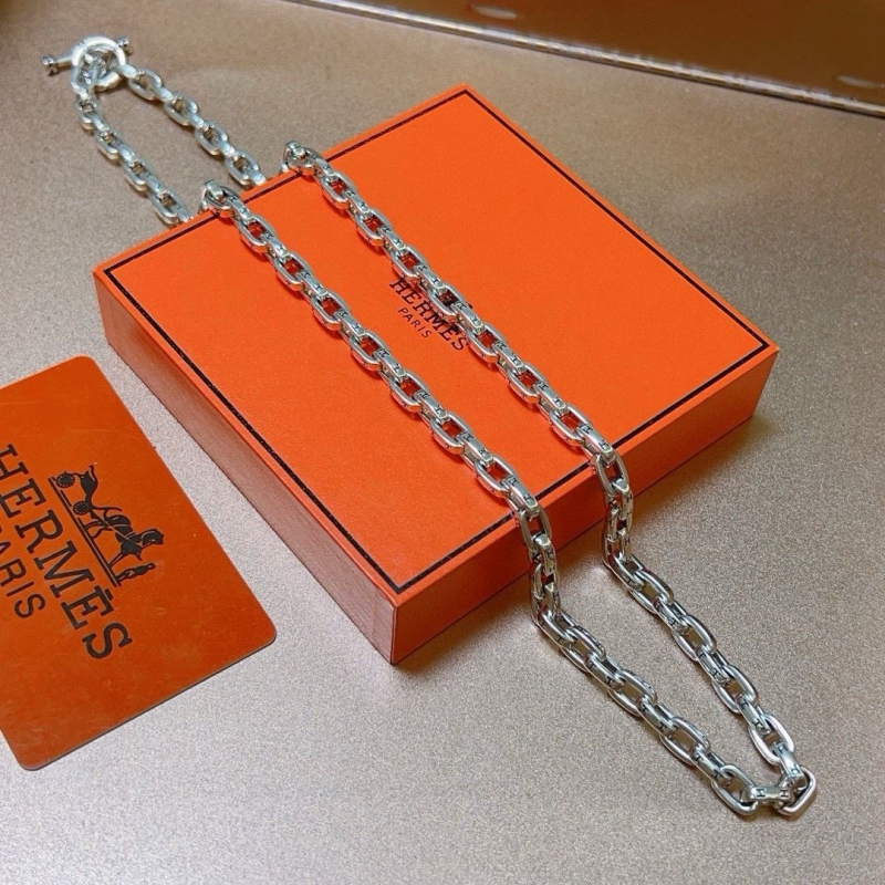 H**me5 necklaces